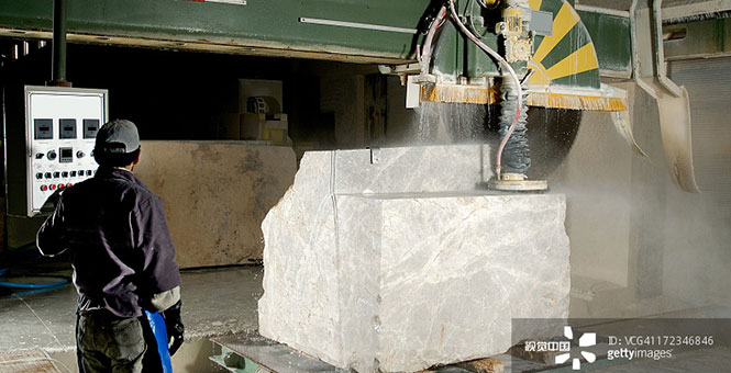 Anti-permeability of sewage regulating tank